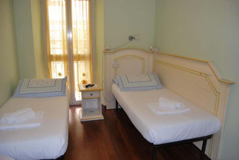 Albergo La Ripa Бавено Экстерьер фото