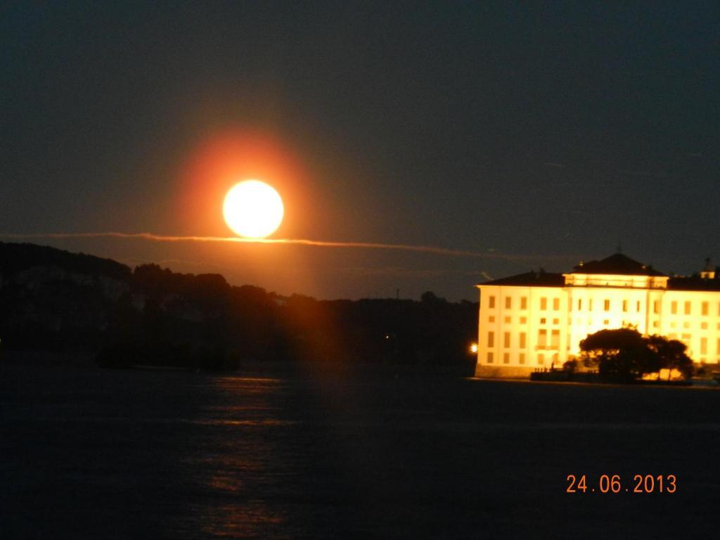 Albergo La Ripa Бавено Экстерьер фото