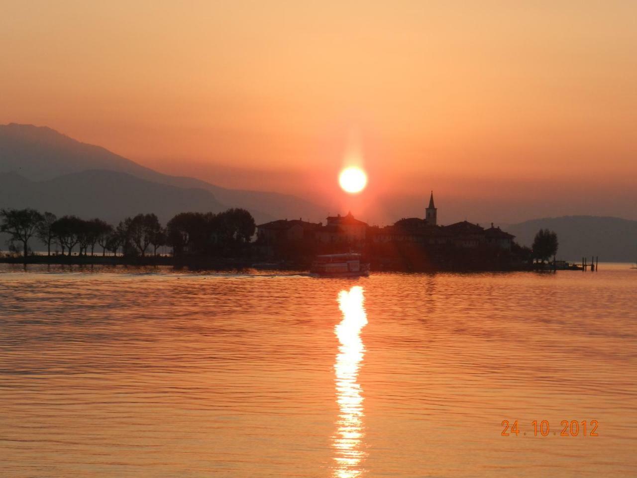 Albergo La Ripa Бавено Экстерьер фото