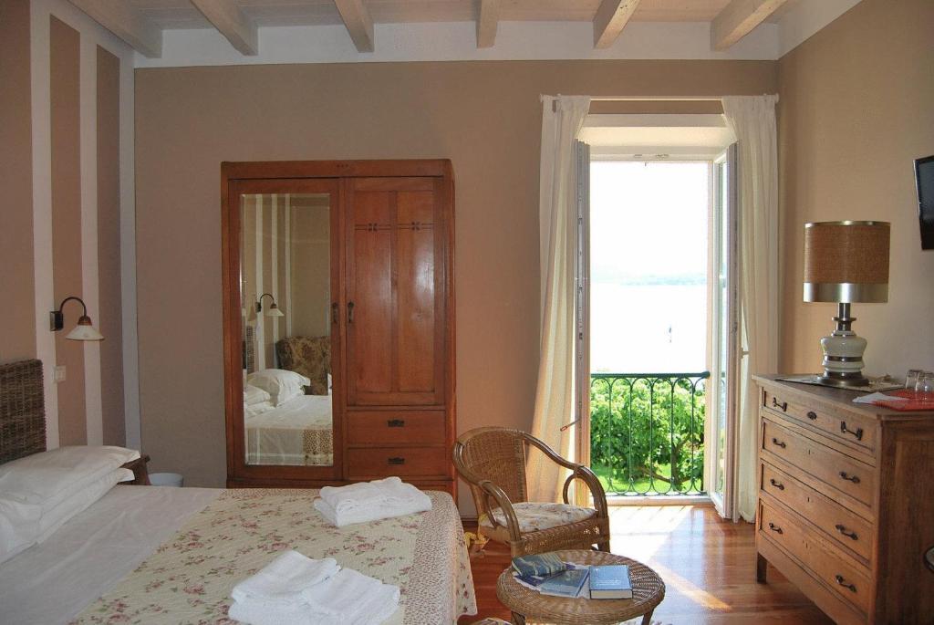 Albergo La Ripa Бавено Экстерьер фото
